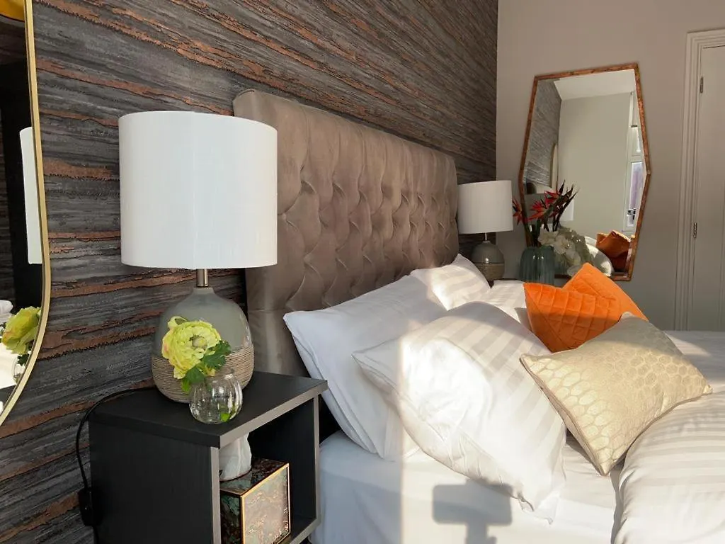 Room 4 Liverpool United Kingdom